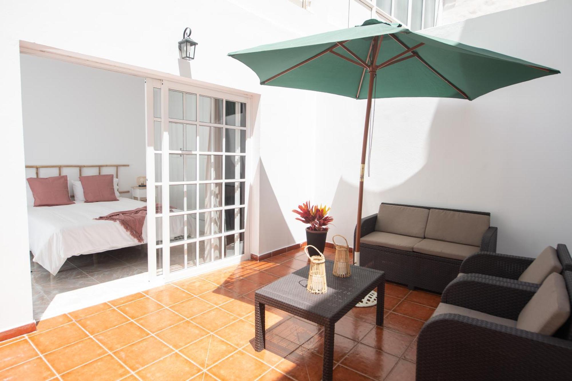 Comfortable Centric Apartment Steps From The Beach غران تاراغال المظهر الخارجي الصورة